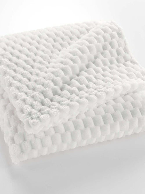 Plaid polaire cocooning Mini Frosty - Douceur D'intérieur - Kiabi Plaid polaire cocooning Mini Frosty - Douceur D'intérieur - Kiabi