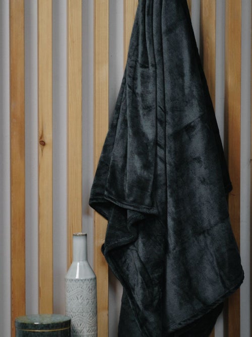 Plaid polaire uni ESSENTIAL - Kiabi