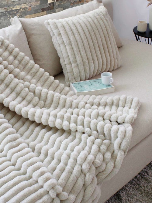 Plaid SELA imitiation fourrure et flanelle - Kiabi