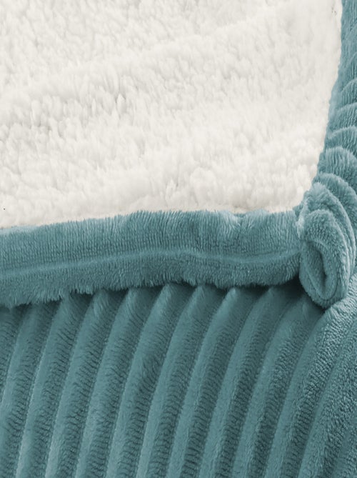 Plaid Sherpa 130x170 cm - Doublé imitation mouton retourné - Tout doux et bien chaud - Kiabi Plaid Sherpa 130x170 cm - Doublé imitation mouton retourné - Tout doux et bien chaud - Kiabi