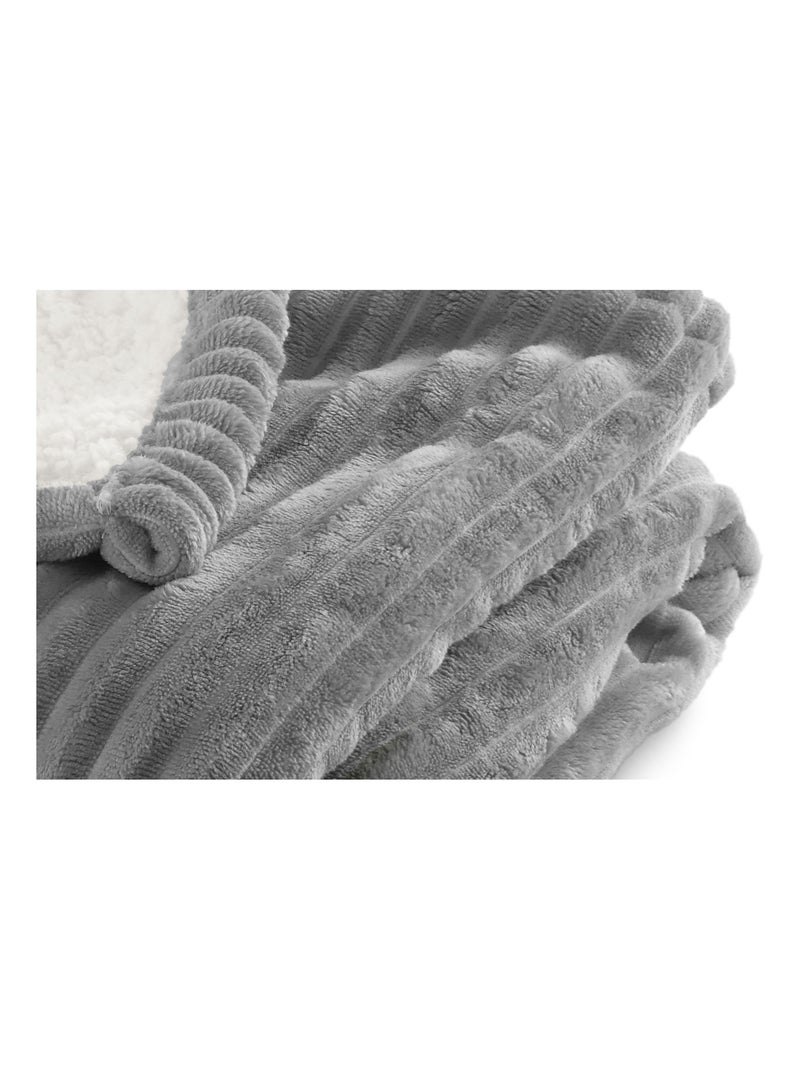 Plaid Sherpa 130x170 cm - Doublé imitation mouton retourné - Tout doux et bien chaud Gris foncé - Kiabi