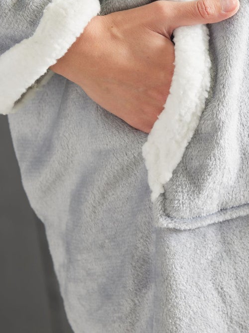 Plaid sweat polaire BIEN AU CHAUD - Kiabi Plaid sweat polaire BIEN AU CHAUD - Kiabi