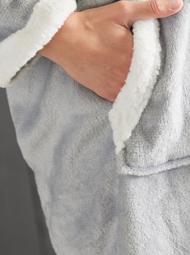 Plaid sweat polaire BIEN AU CHAUD Gris - Kiabi