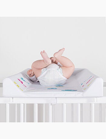 Plan à langer avec matelas intégré