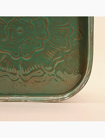 Plateau en métal avec motifs en relief 26cm