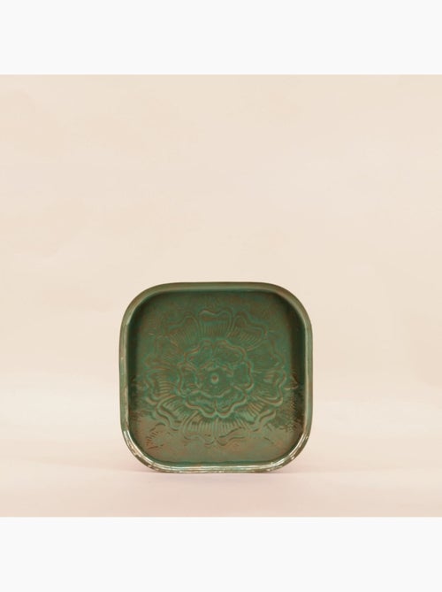 Plateau en métal avec motifs en relief 26cm - Kiabi