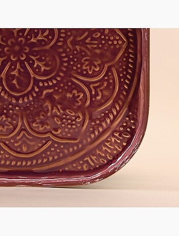 Plateau en métal avec motifs en relief 26cm