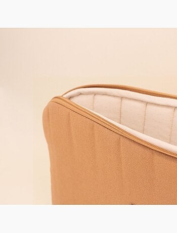 Pochette ordinateur en tissu camel 39x28cm