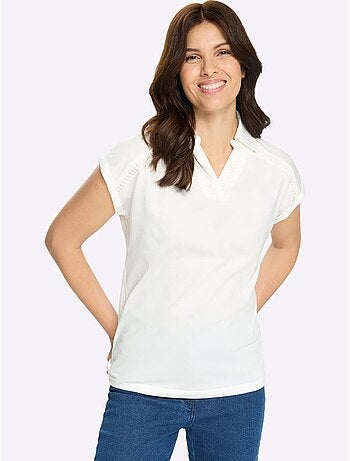 Polo à col v avec bordure en dentelle et manches courtes - taille standard - moda vilona