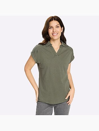 Polo à col v avec bordure en dentelle et manches courtes - taille standard - moda vilona