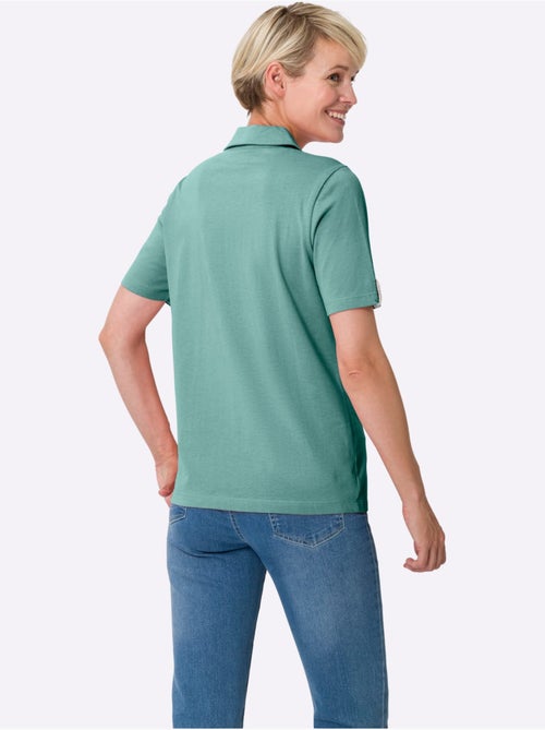 Polo à col V avec manches courtes et empiècement contrasté - Taille standard - Moda Vilona - Kiabi Polo à col V avec manches courtes et empiècement contrasté - Taille standard - Moda Vilona - Kiabi