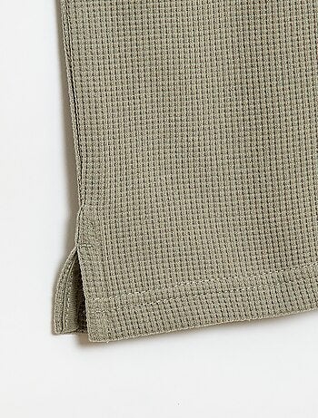 Polo en matière en nid d'abeilles