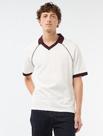 Polo en matière fantaisie col polo sans boutons