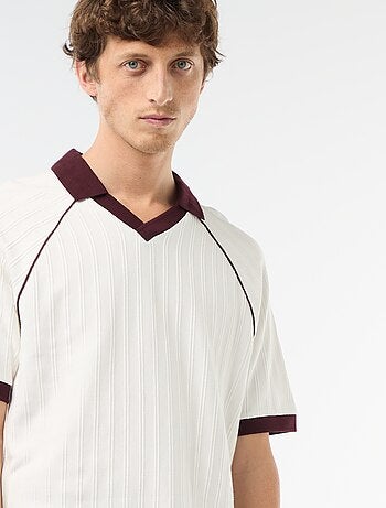 Polo en matière fantaisie col polo sans boutons