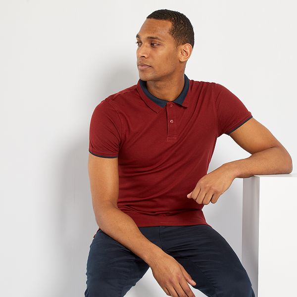 Ouf!  12+  Vérités sur  Polo Bordeaux Homme: Notez sa maille piquée en 100% coton, son coloris bordeaux et son ouverture boutonnée.