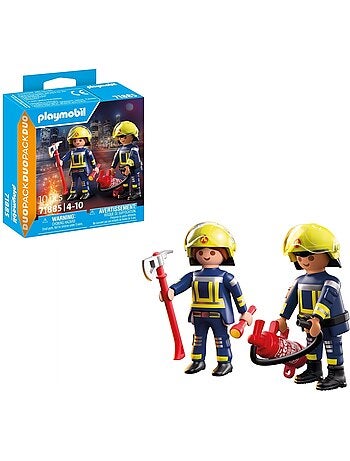Pompiers avec hache et extincteur