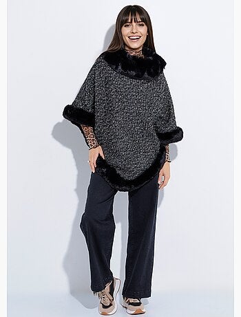 Poncho cape à carreaux détails fourrure