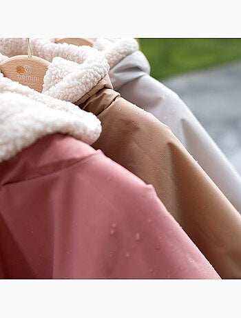 Poncho de voyage bébé pour siège auto - au chaud sous la pluie