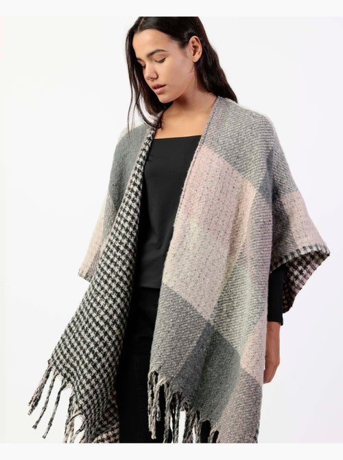 Poncho tendance en tricot ouvert double face superposé pour femme ADMAS - Kiabi Poncho tendance en tricot ouvert double face superposé pour femme ADMAS - Kiabi
