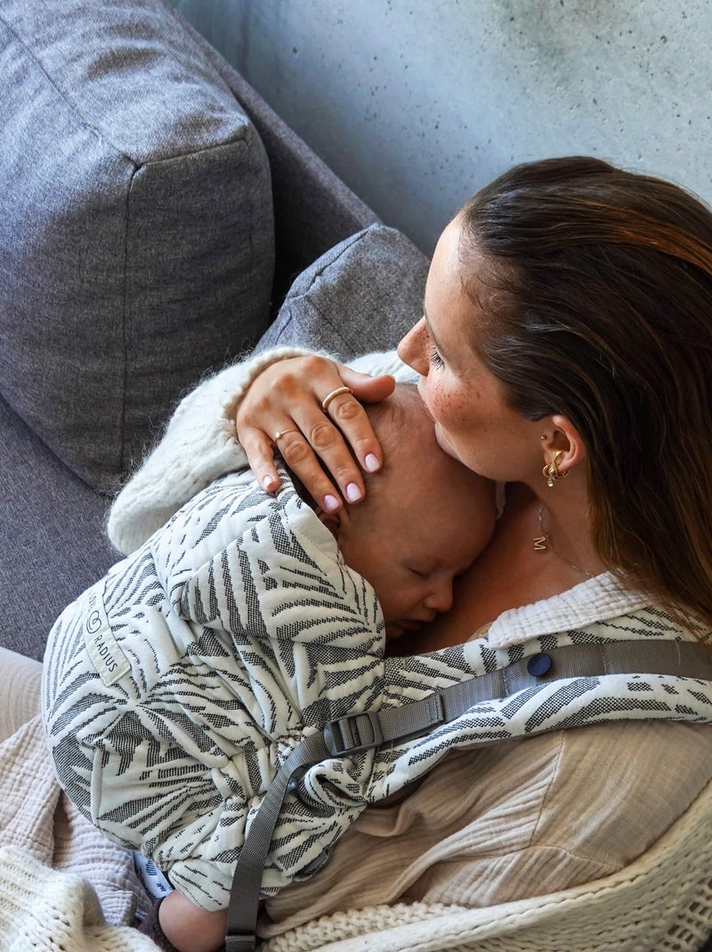 Porte-bébé HoodieCarrier 2 - Tropical Snow Gris Noir - Kiabi