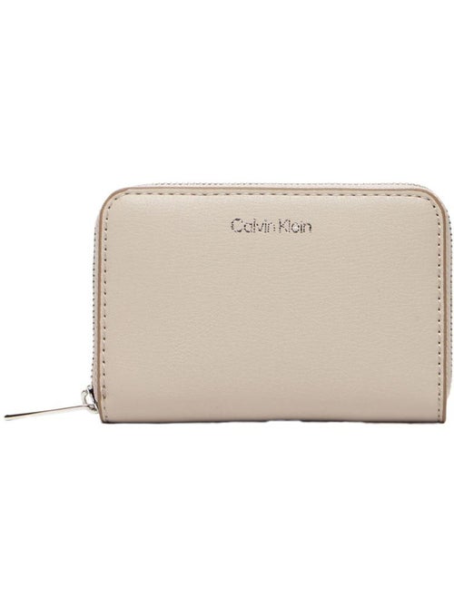 Portefeuille Femme Calvin Klein Jeans - Kiabi Portefeuille Femme Calvin Klein Jeans - Kiabi