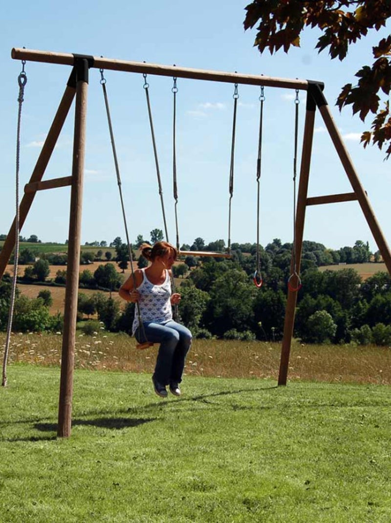 Portique adolescent en bois rond 4 agrès avec trapèze GALDAR Marron - Kiabi