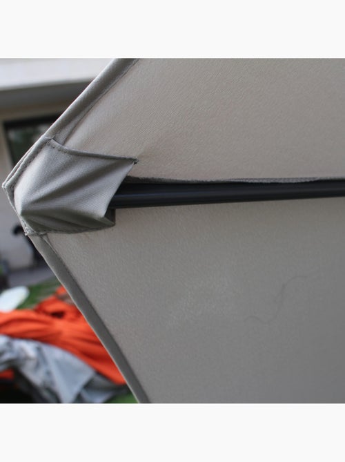 PORTOFINO Parasol ecru rond 2,94 x 2,94 m - Kiabi PORTOFINO Parasol ecru rond 2,94 x 2,94 m - Kiabi