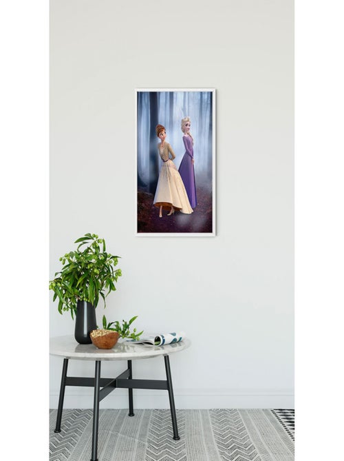 Poster Disney La Reine des Neiges 2 - Anna et Elsa se promènent en forêt 50 cm x 70 cm - Kiabi