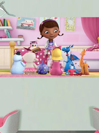 Poster géant Docteur la Peluche Disney intisse 202X90 CM