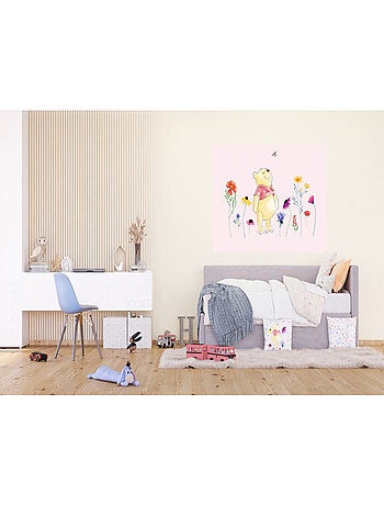 Poster Intissé - Disney Winnie l'ourson - modèle Winnie et les fleurs - 155 cm x 110 cm