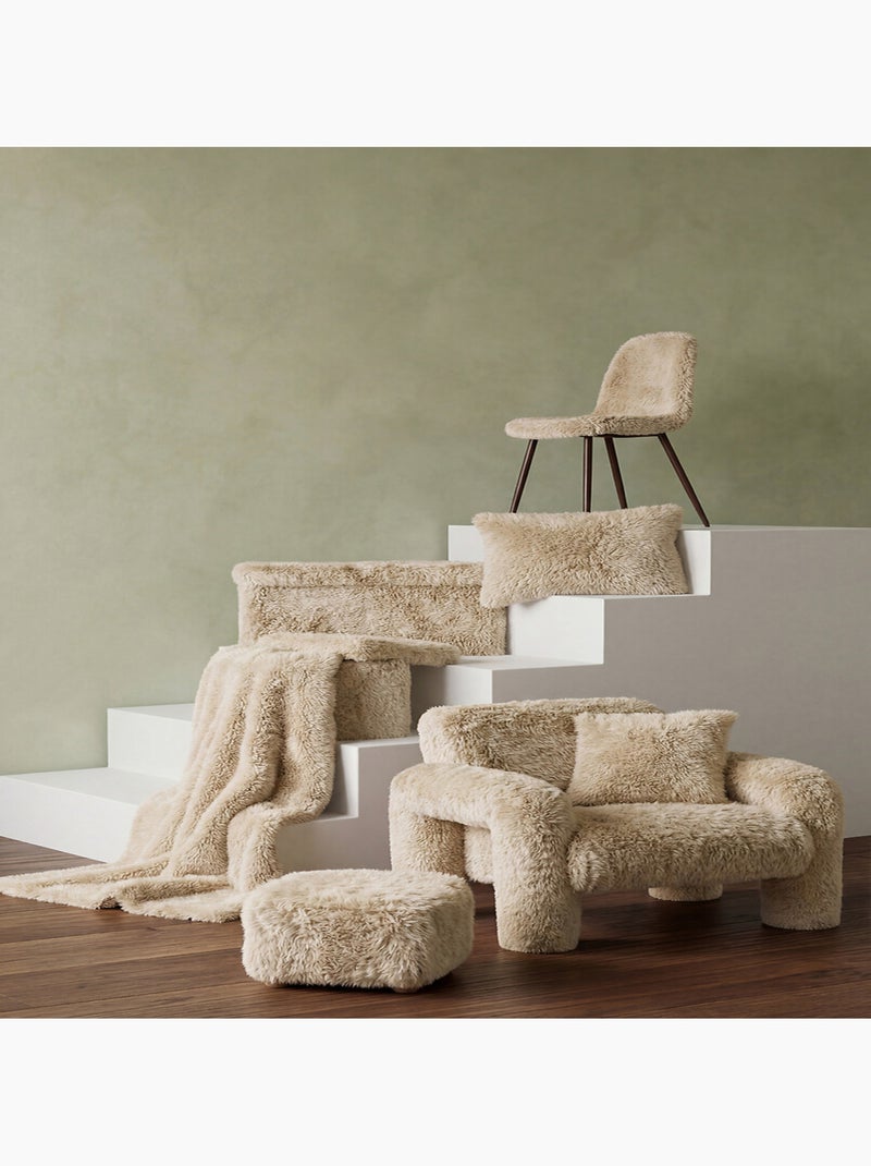 Pouf carré à poils longs avec pieds en pin Crème - Kiabi