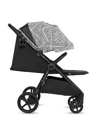 Poussette légère et maniable avec pliage facile et roues amorties