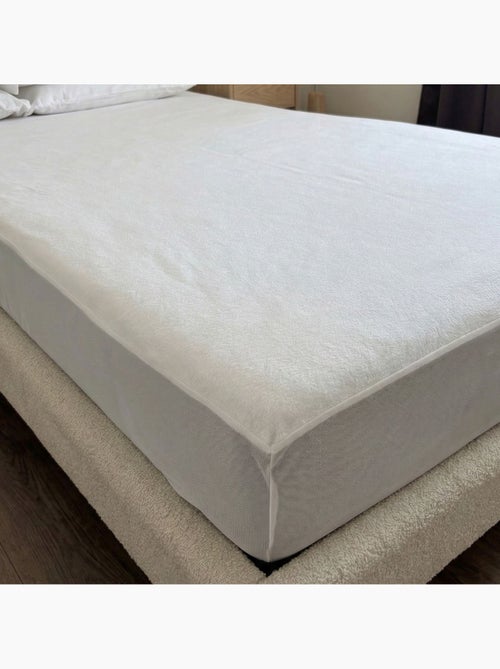 Protège matelas bouclette imperméable bonnet 27 - Terre de Nuit - Kiabi