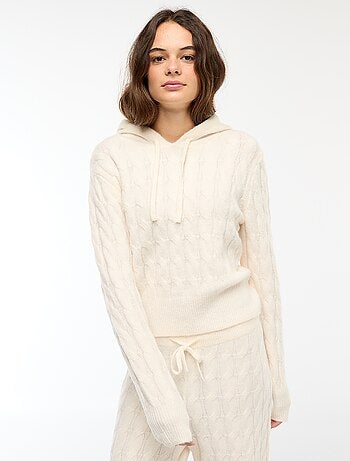 Pull à capuche torsadé