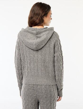Pull à capuche torsadé