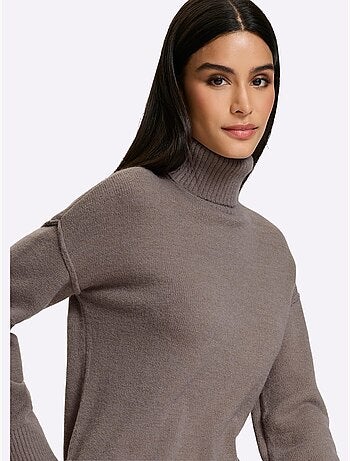Pull à col roulé base asymétrique tendance - taille standard - helline