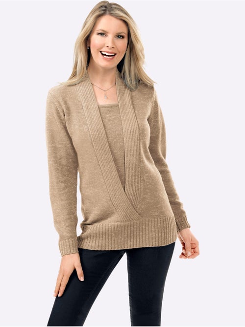 Pull à col V avec empiècement et finition côtelée - Taille standard - Moda Vilona - Kiabi Pull à col V avec empiècement et finition côtelée - Taille standard - Moda Vilona - Kiabi