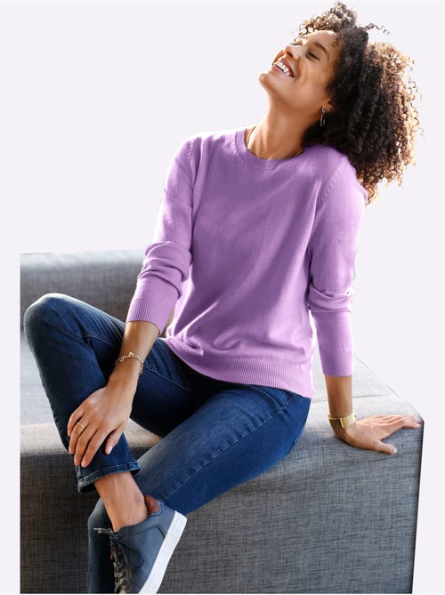 Pull à encolure ronde avec manches longues en matière douce - Taille standard - Moda Vilona - Kiabi Pull à encolure ronde avec manches longues en matière douce - Taille standard - Moda Vilona - Kiabi