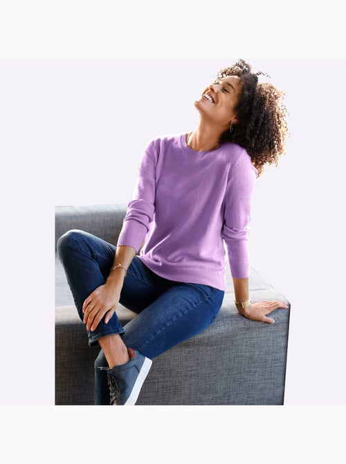 Pull à encolure ronde avec manches longues en matière douce - Taille standard - Moda Vilona - Kiabi Pull à encolure ronde avec manches longues en matière douce - Taille standard - Moda Vilona - Kiabi