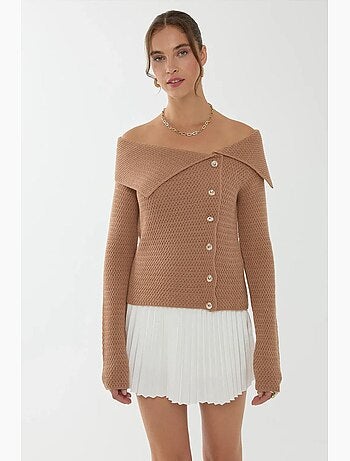 Pull à épaules dénudées et boutons hiccup