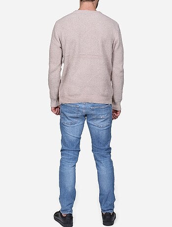 Pull à maille torsadée