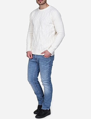 Pull à maille torsadée