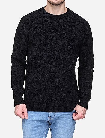 Pull à maille torsadée