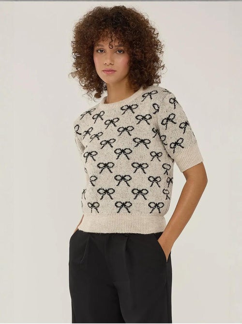 Pull à manches courtes à motif nœud - Kiabi Pull à manches courtes à motif nœud - Kiabi