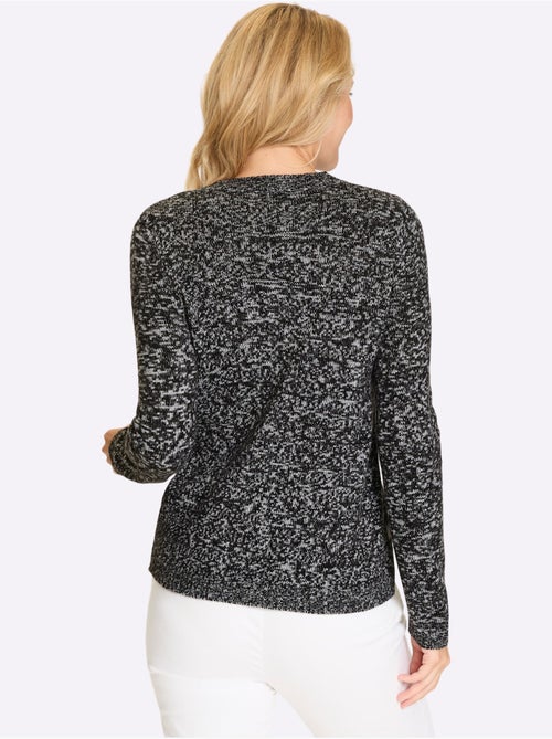 Pull à manches longues avec col arrondi et rayures classiques - taille standard - moda vilona - Kiabi Pull à manches longues avec col arrondi et rayures classiques - taille standard - moda vilona - Kiabi