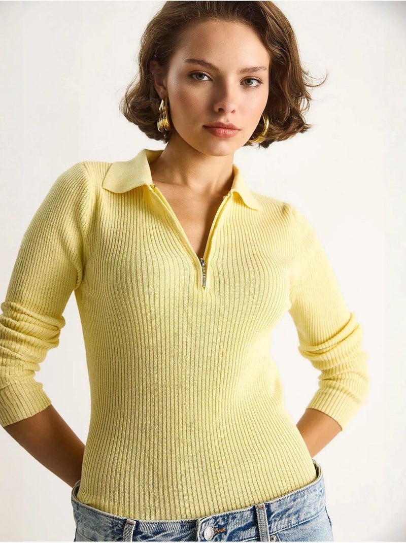 Pull ajusté à manches longues en maille côtelée avec col zippé lucci Jaune - Kiabi