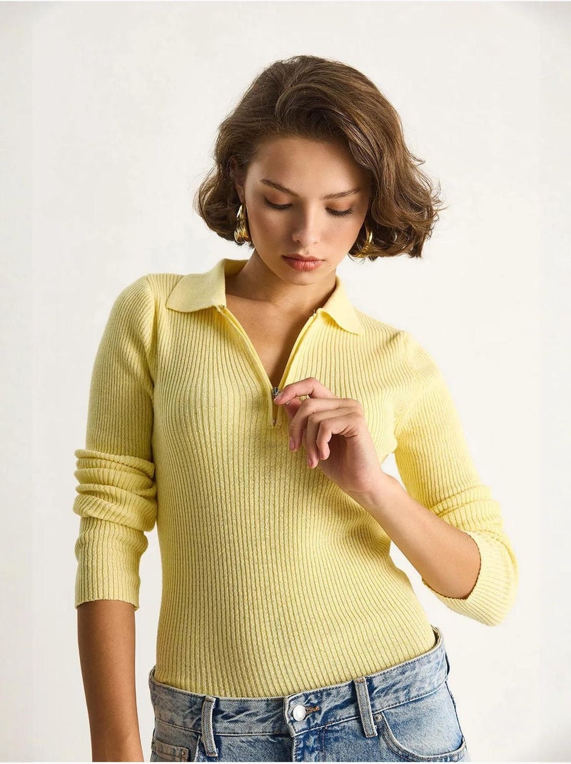 Pull ajusté à manches longues en maille côtelée avec col zippé lucci Jaune - Kiabi