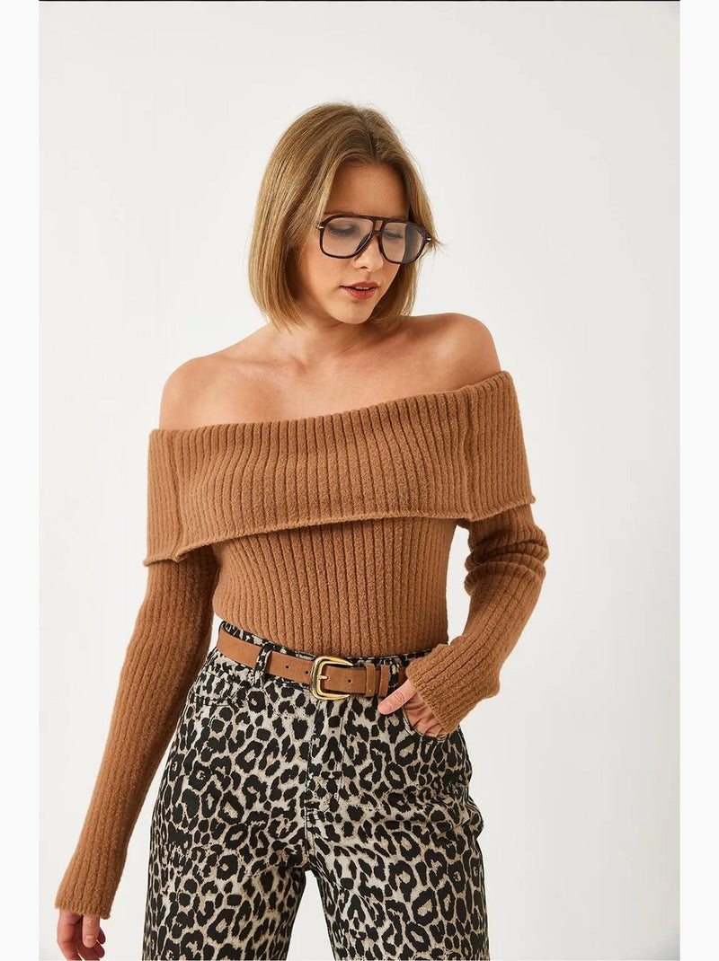 Pull ajusté en maille côtelée à épaules dénudées avec détail replié lucci Camel - Kiabi