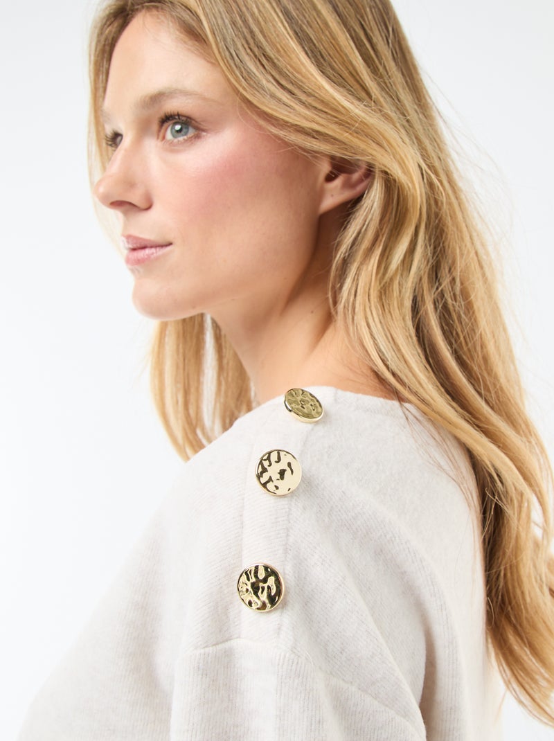 Pull avec boutons fantaisies dorés à l'épaule Beige - Kiabi