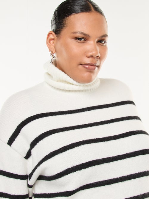 Pull chaud col roulé avec fentes à la base - Kiabi